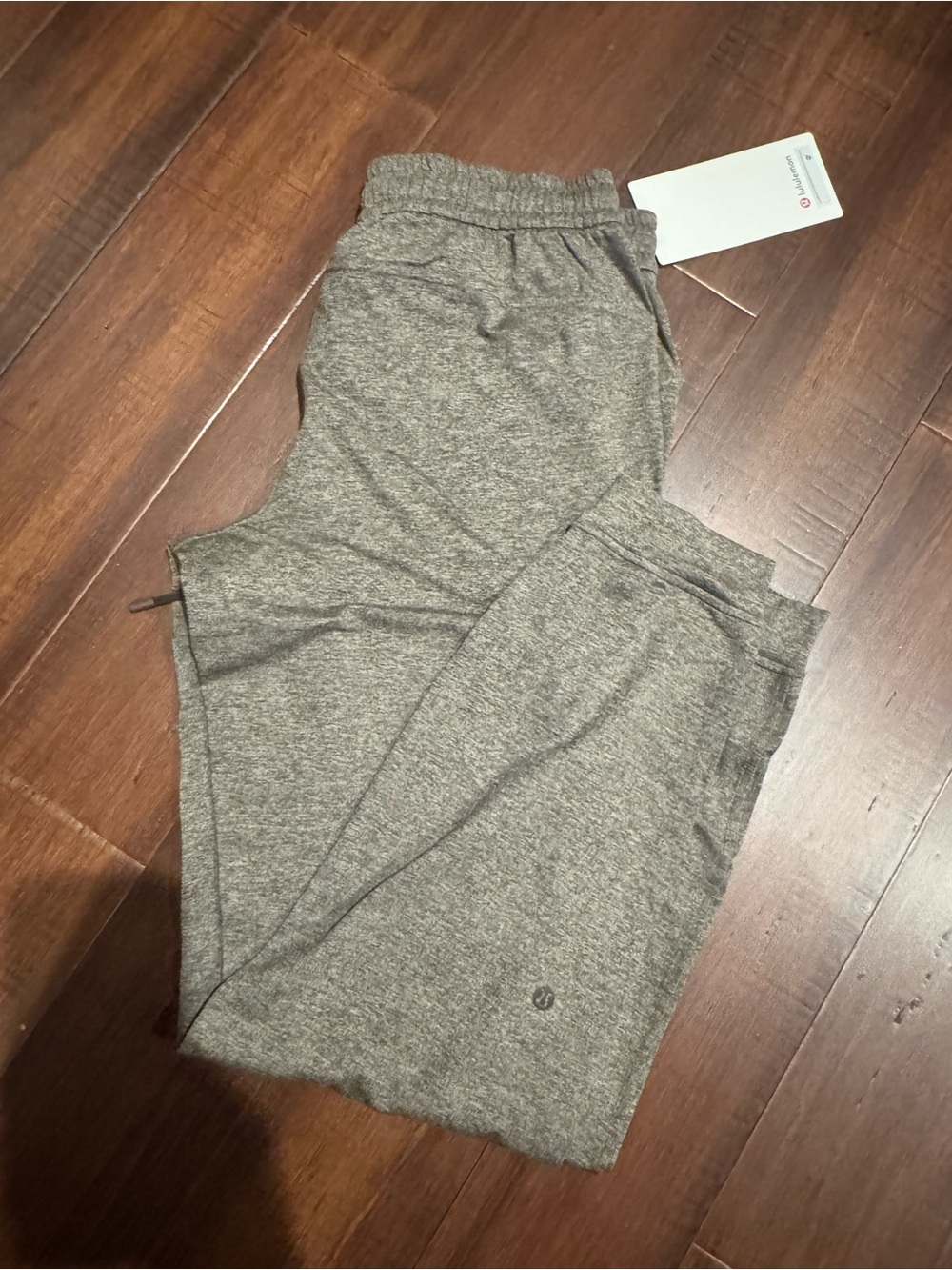 Lululemon women’s soft jersey classic-fit mid-rise jogger NWT size 6